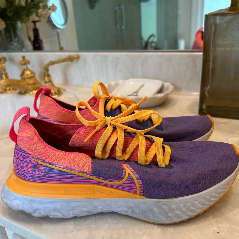 SOLD - Nike Infinity React 3 Women's Size 11 Multicolor Sneakers, purple, orange - Picture 9 of 13